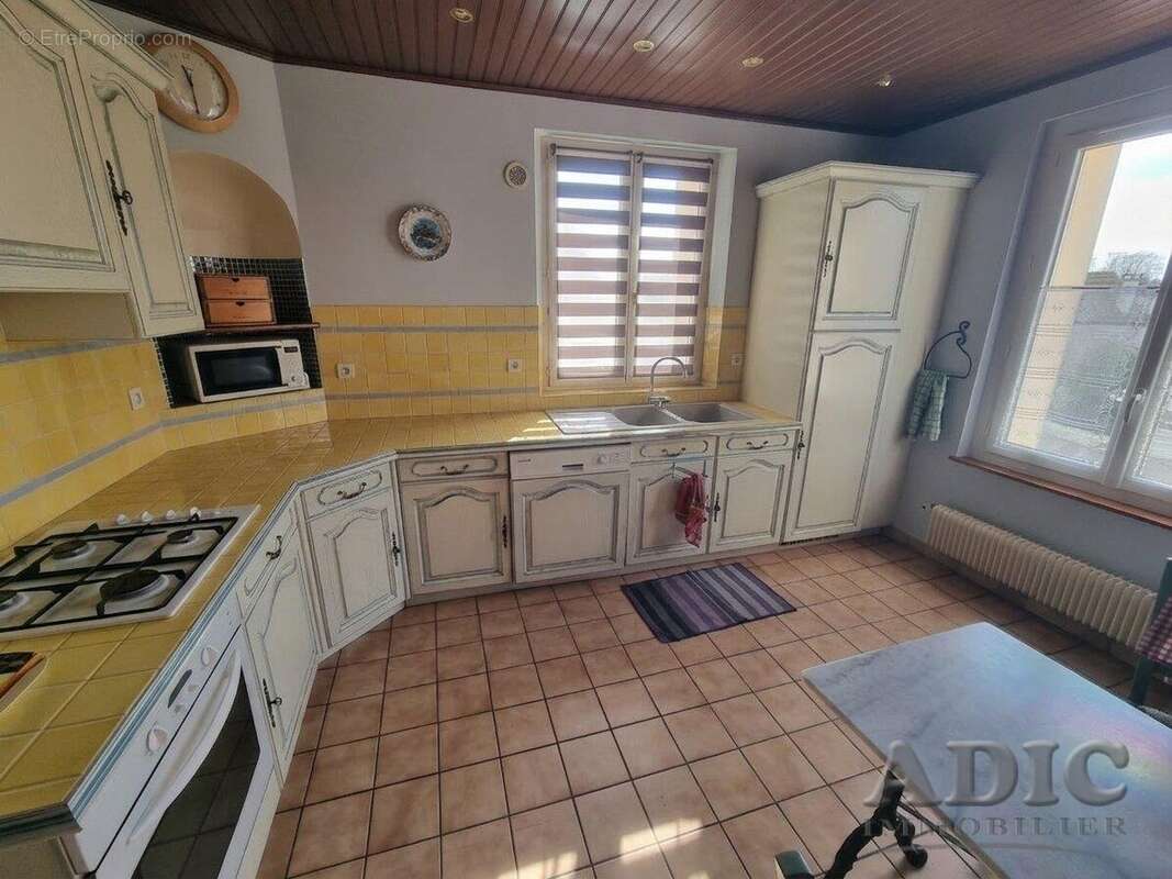 Maison à NANTEUIL-LE-HAUDOUIN