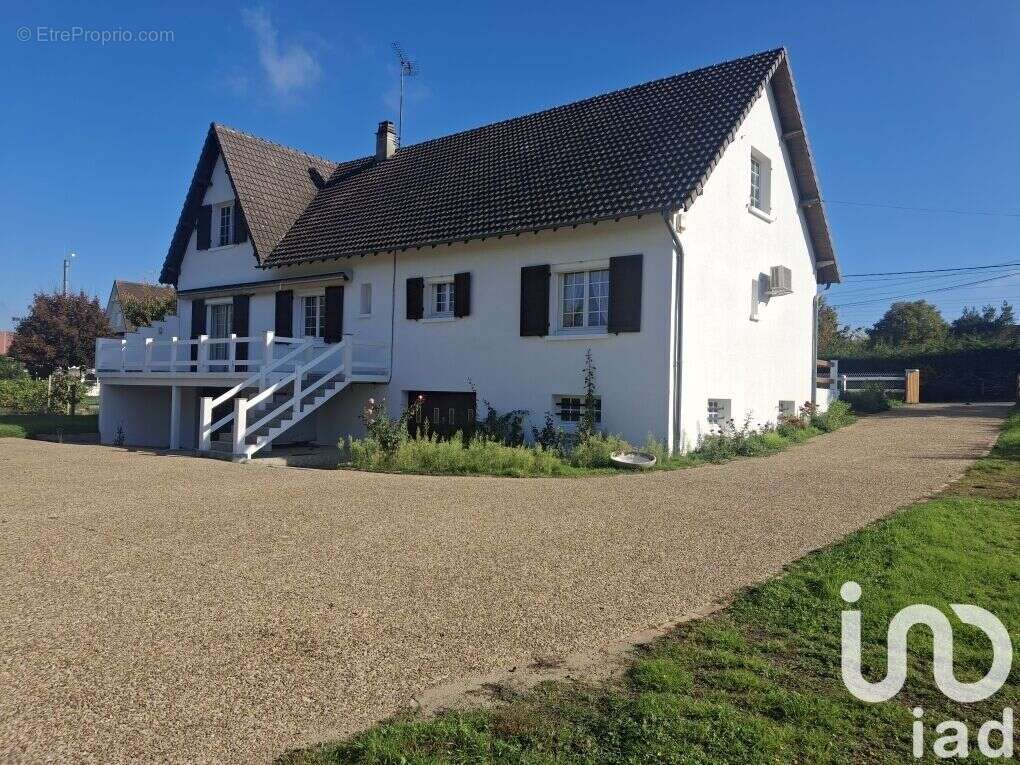 Photo 2 - Maison à MYENNES