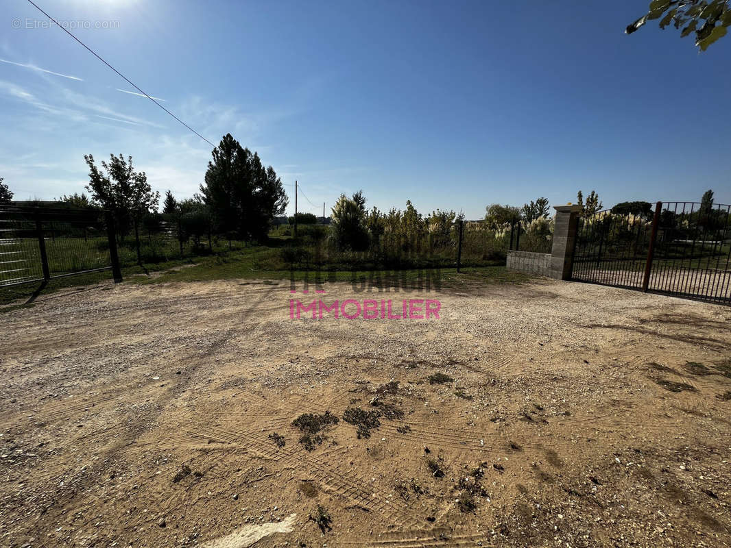 Terrain à PIOLENC