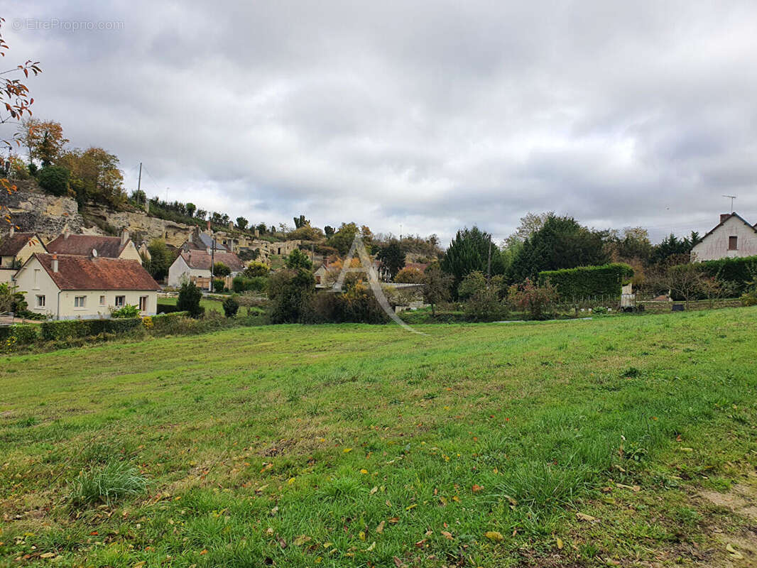 Terrain à CHATEAUVIEUX