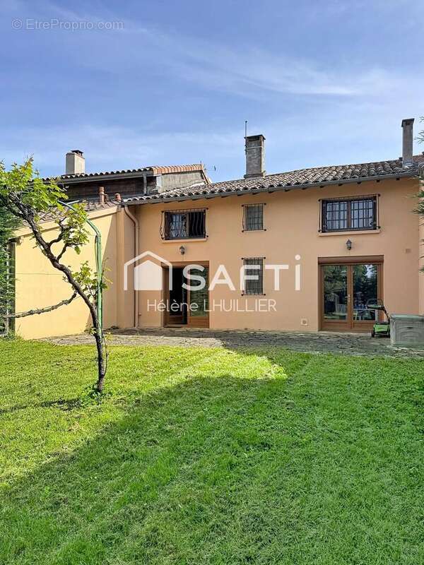 Photo 3 - Maison à SAINTE-FOY-DE-PEYROLIERES
