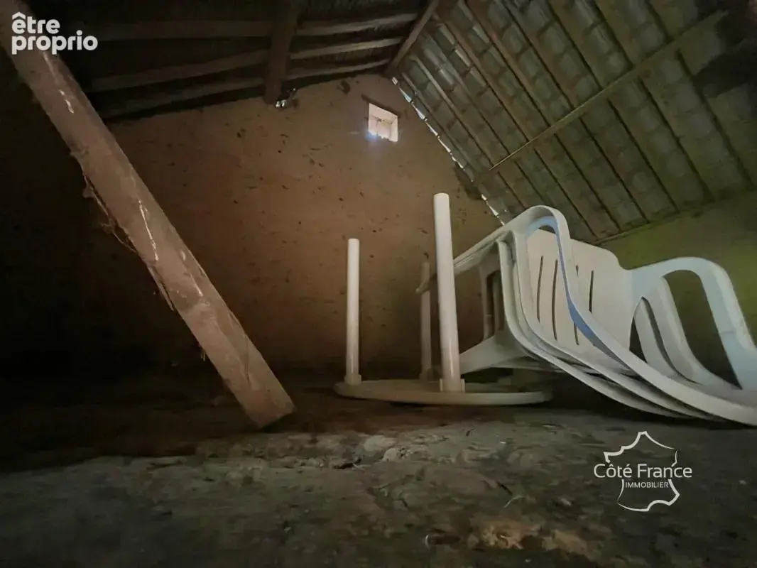 Charmante fermette dotée d'un hangar sur un terrain de 5170m - photo 14