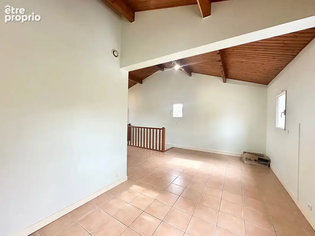 Appartement T2 à Fleury avec murs commerciaux - photo 11