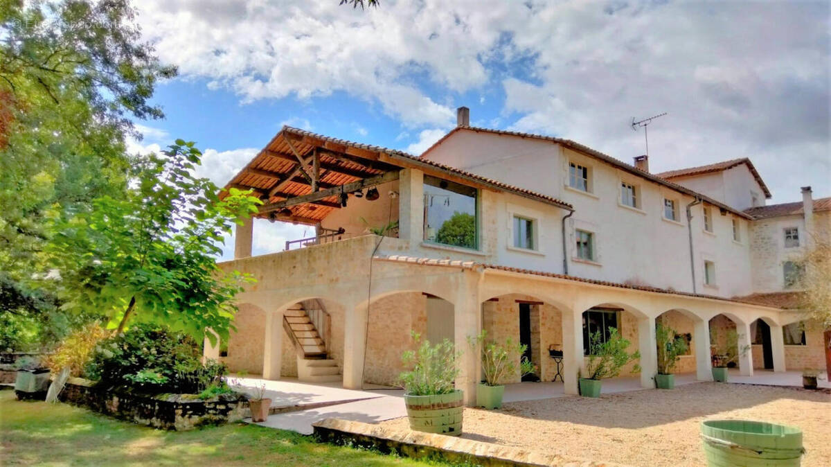 OVERVIEW - Maison à VOUTHON