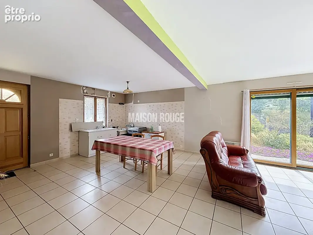 EPINIAC, Maison familiale avec quatre chambres, jardin et garage - photo 3