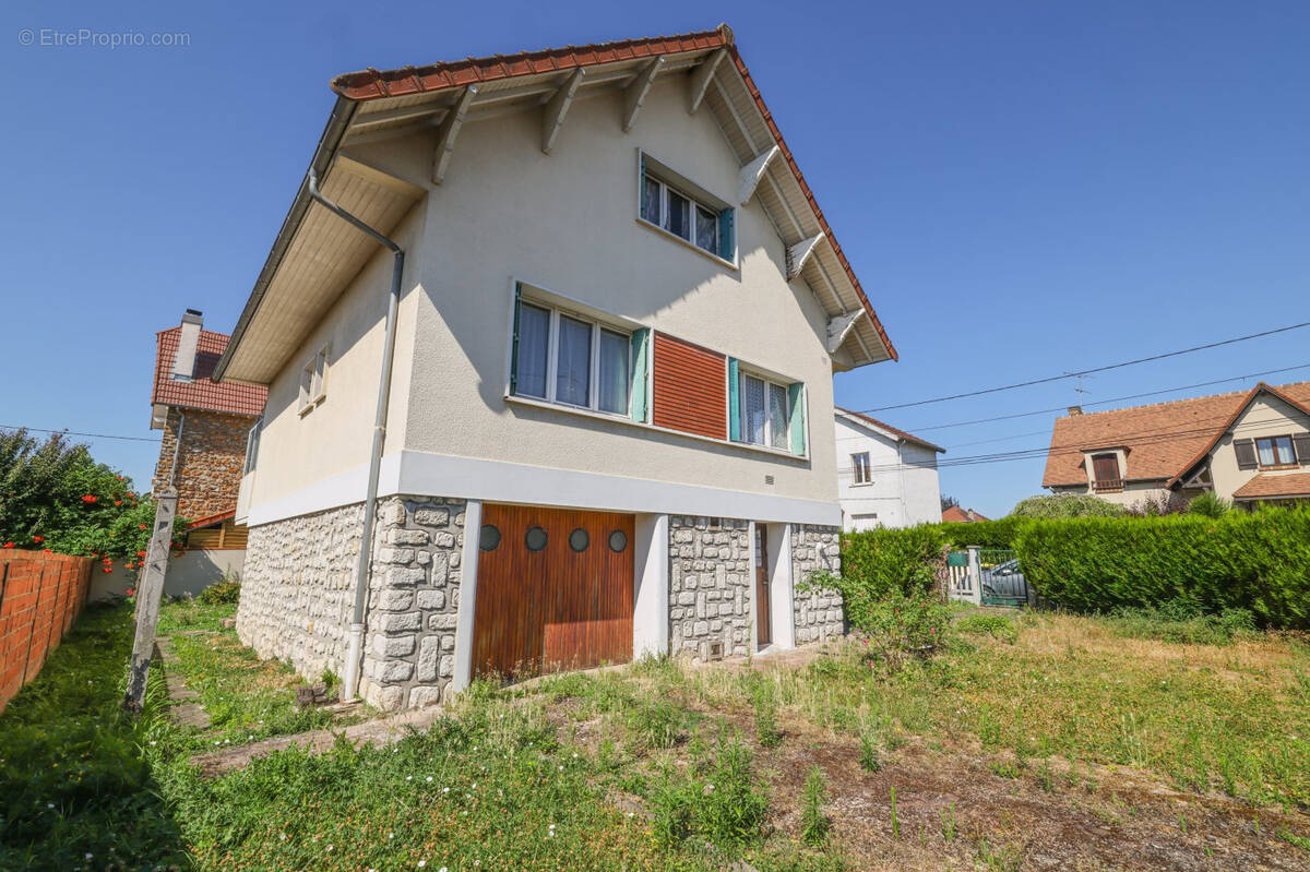 Maison à SAVIGNY-SUR-ORGE