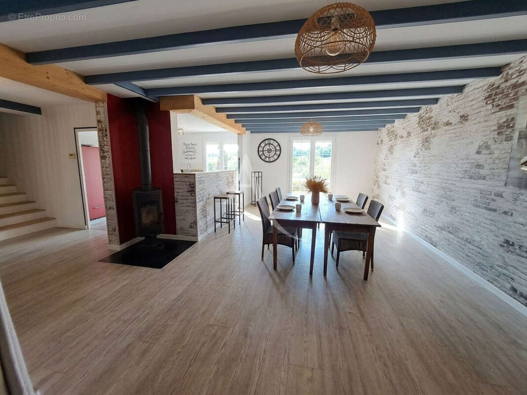 Maison à POUZAUGES