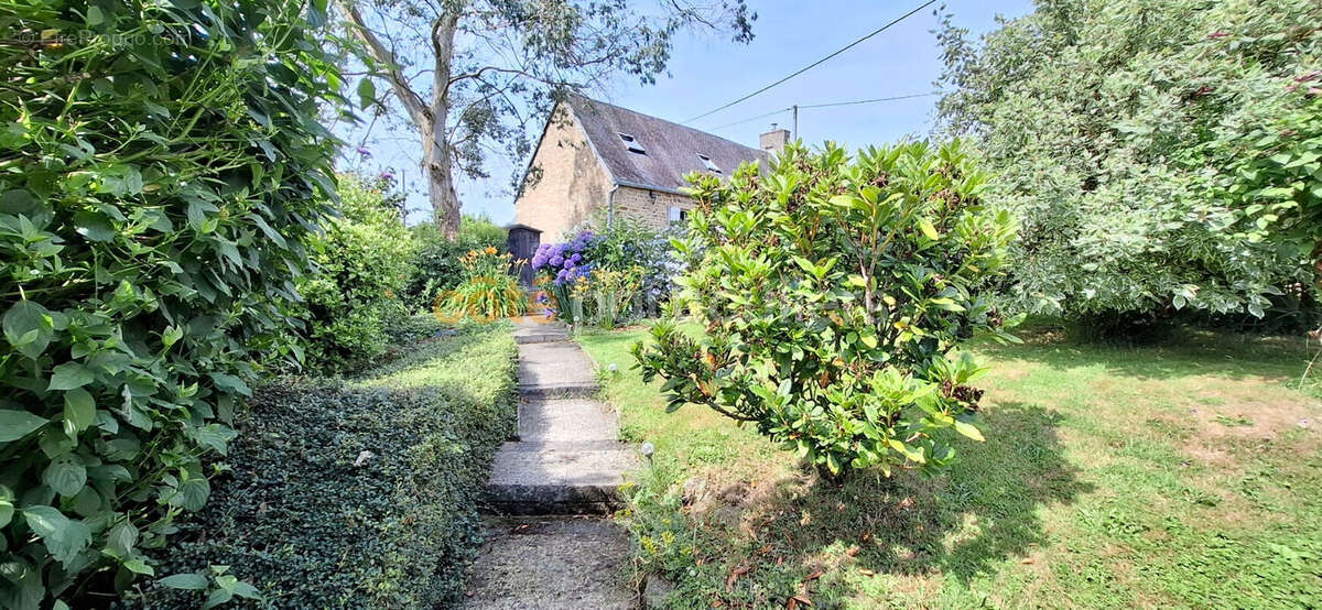 Maison à VILLEDIEU-LES-POELES