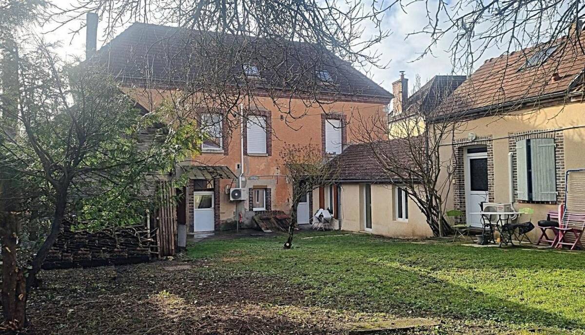 Appartement à AIX-EN-OTHE