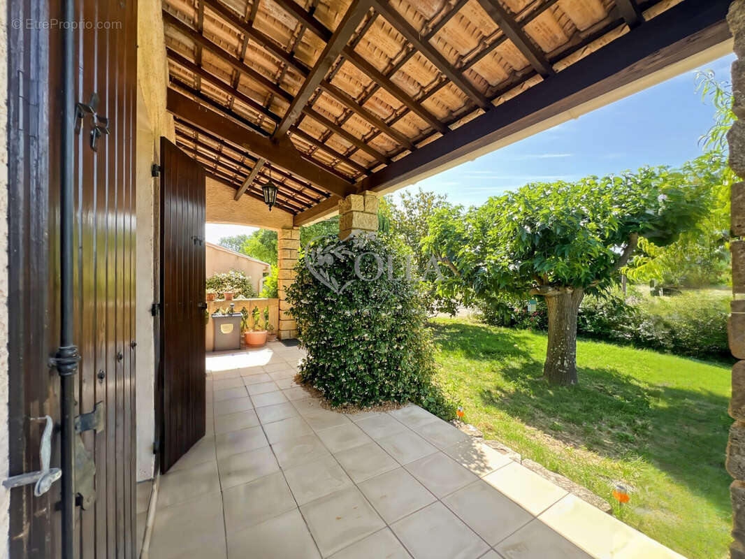 Maison 98 m² à Saint-Marcel-De-Careiret  - photo 4