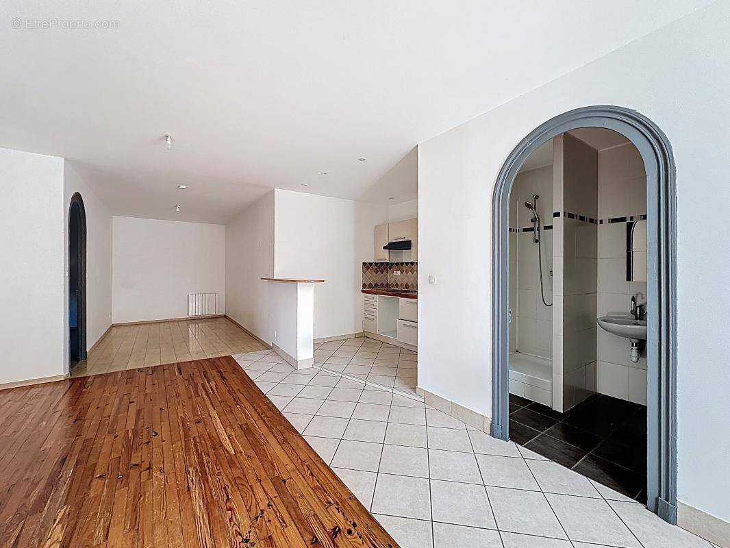 Appartement à LOIRE-SUR-RHONE