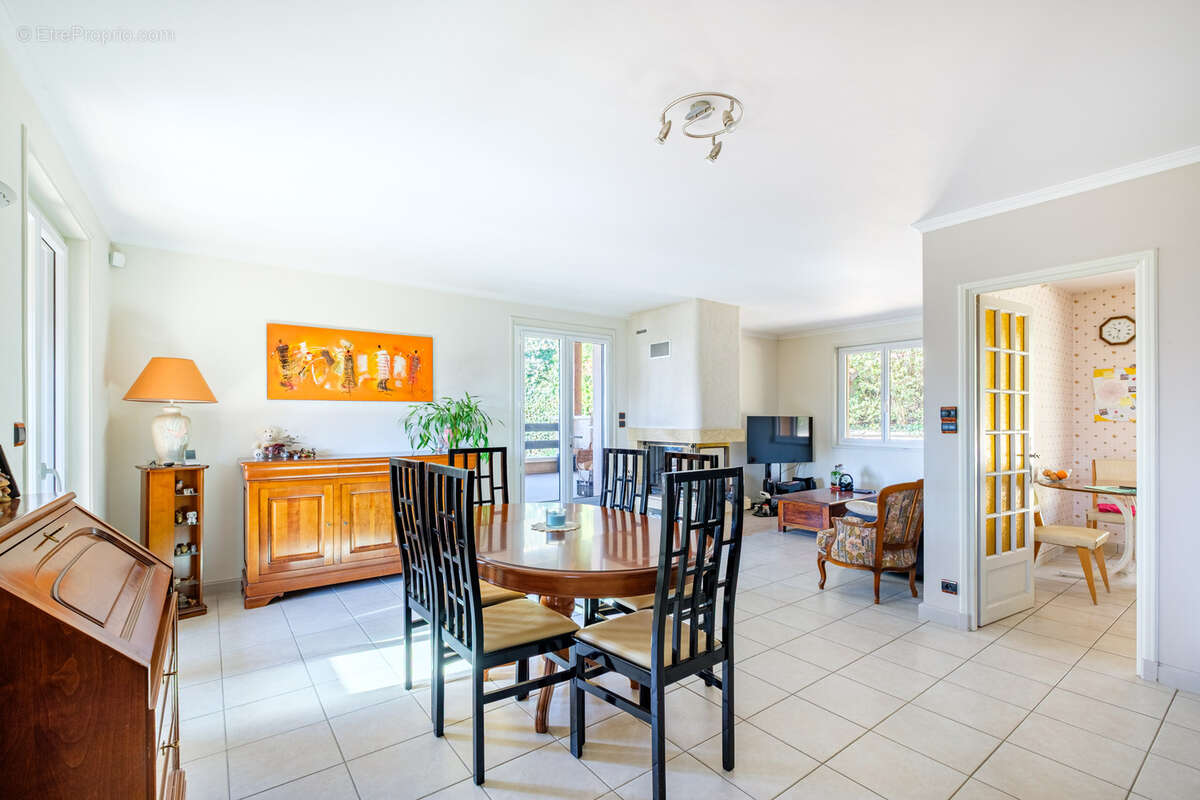 Maison à SAINT-CYR-AU-MONT-D'OR