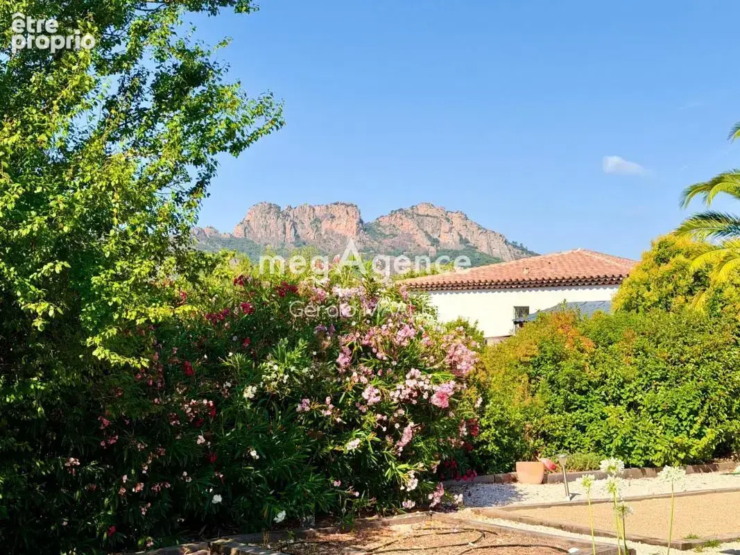 Maison de 140m² avec garage et piscine à Roquebrune-sur-Argens - photo 4