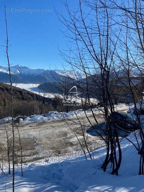 Terrain à LE CHATEL