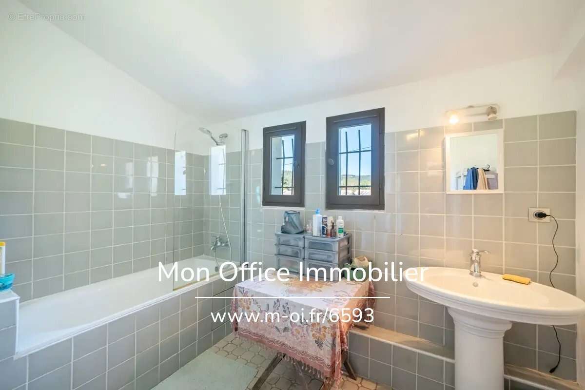 Maison à LE THOLONET