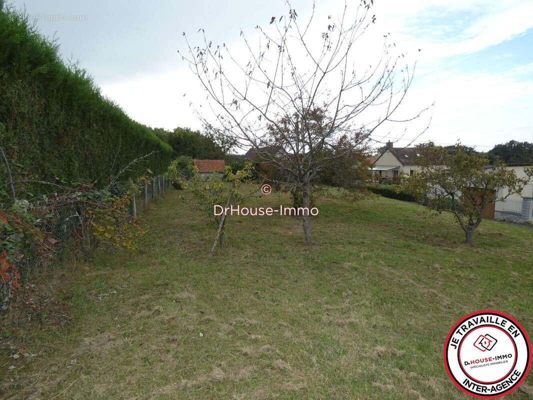 Terrain à MARIGNE-LAILLE