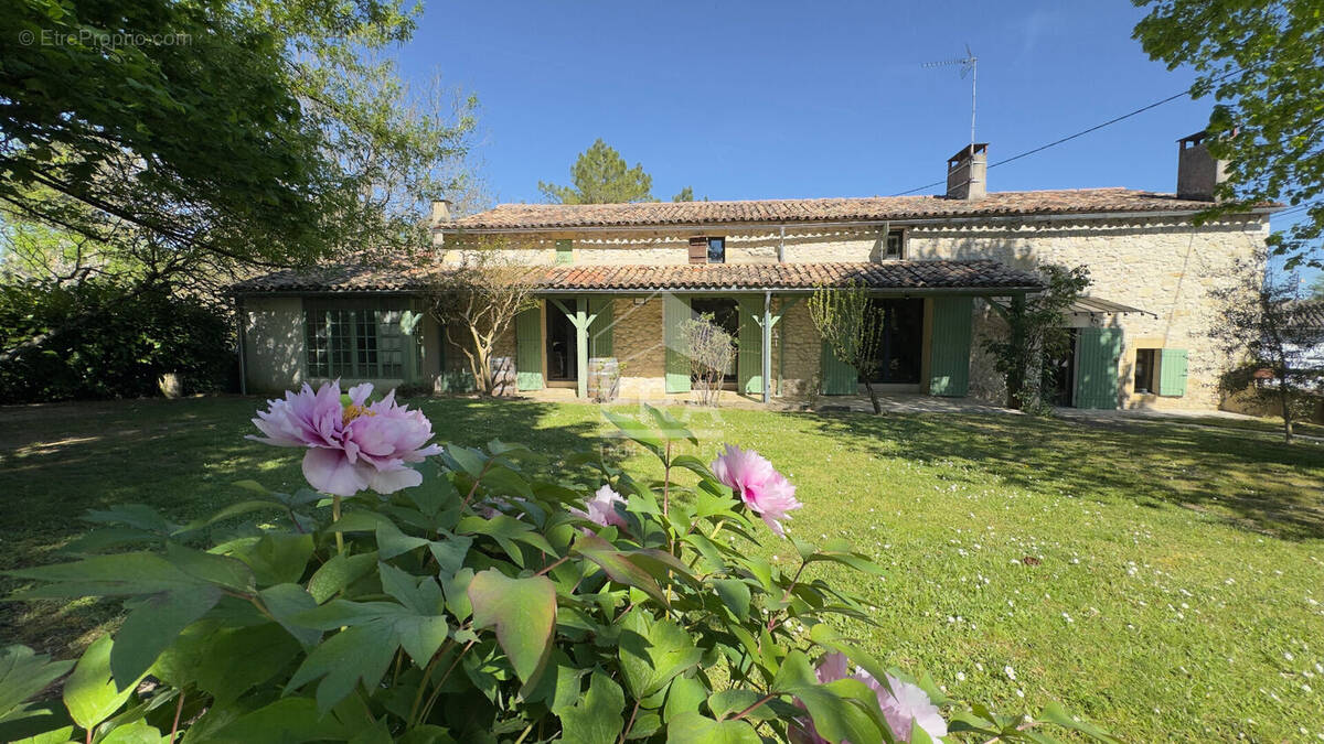 Maison à FOUGUEYROLLES