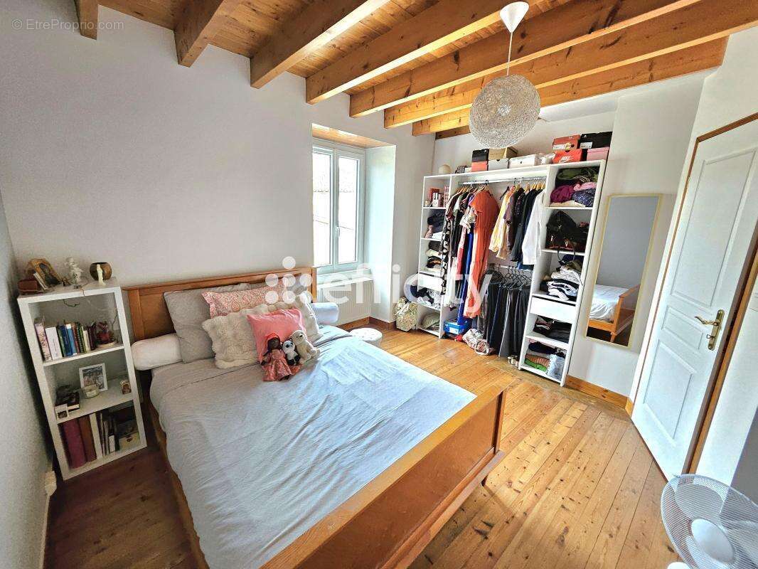 Maison 4 pièces 85 m² à vendre à Usson-Du-Poitou (86350) - photo 4