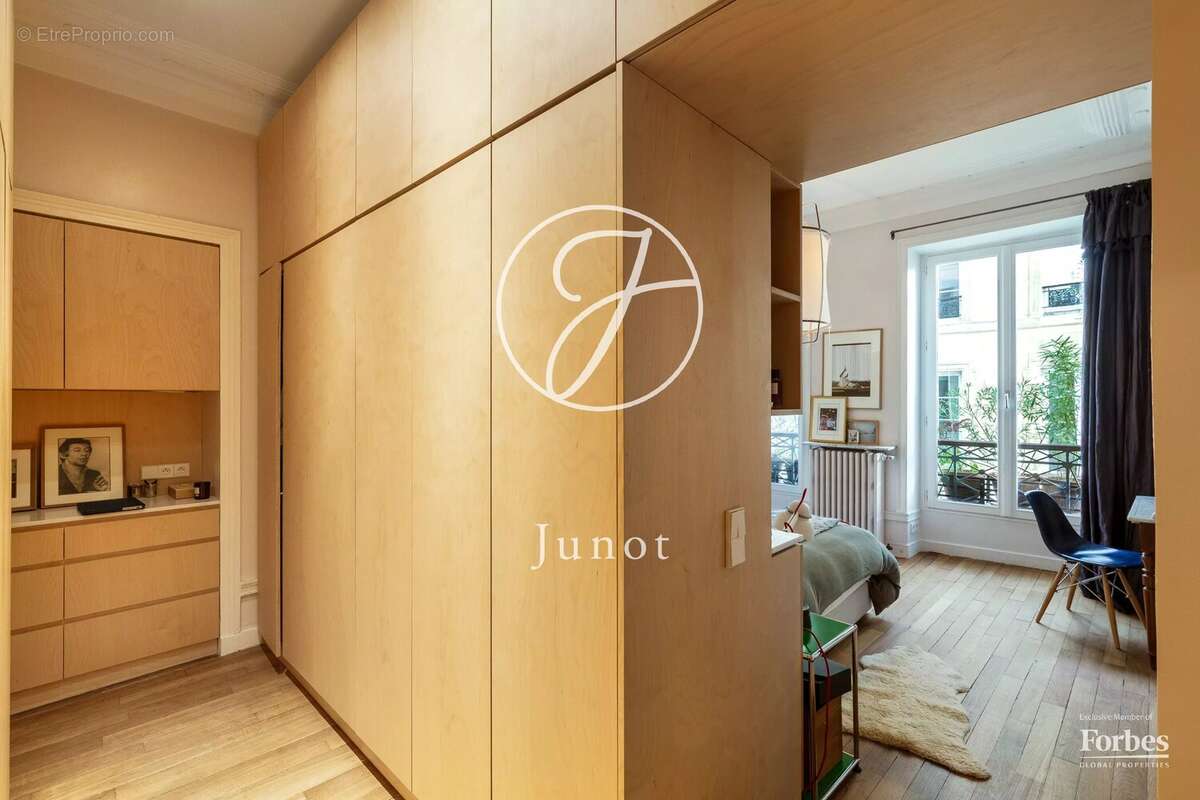 Appartement à PARIS-9E