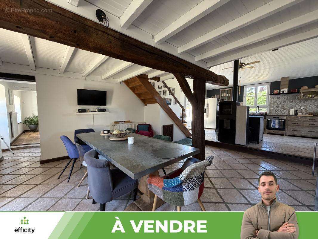 Maison 175 m² à Gizay  - photo 8