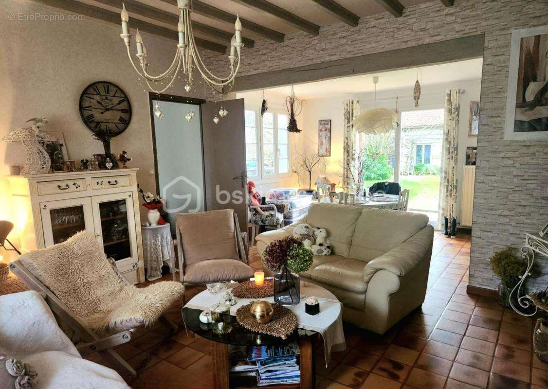 Maison à BEAURAINVILLE