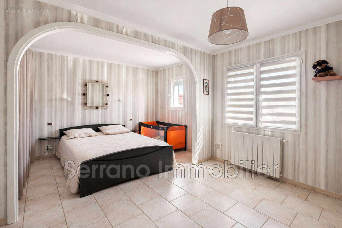 Maison 146 m² à Beaucaire  - photo 6