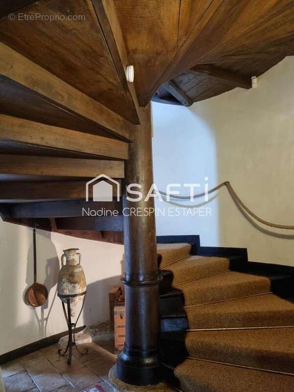Maison 400 m² à La Salvetat-Belmontet  - photo 9