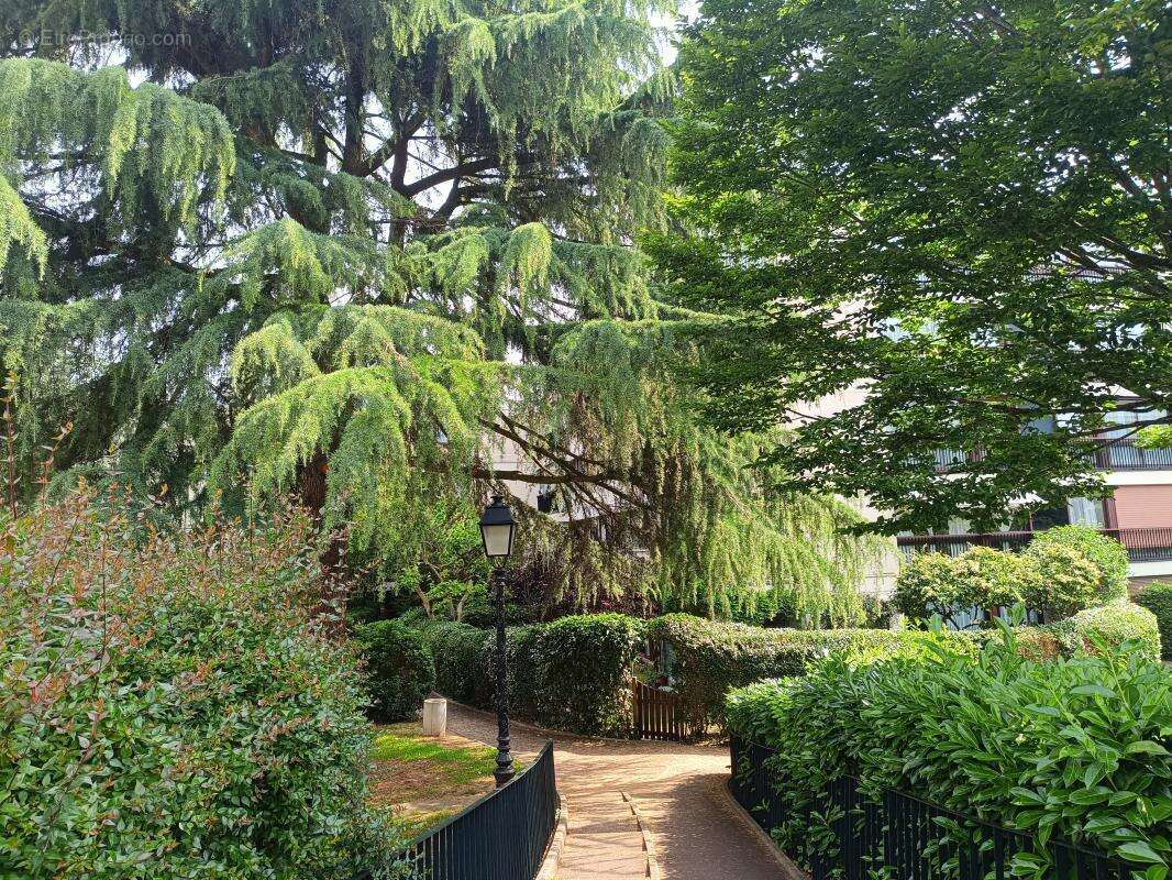 Appartement à FONTENAY-LE-FLEURY