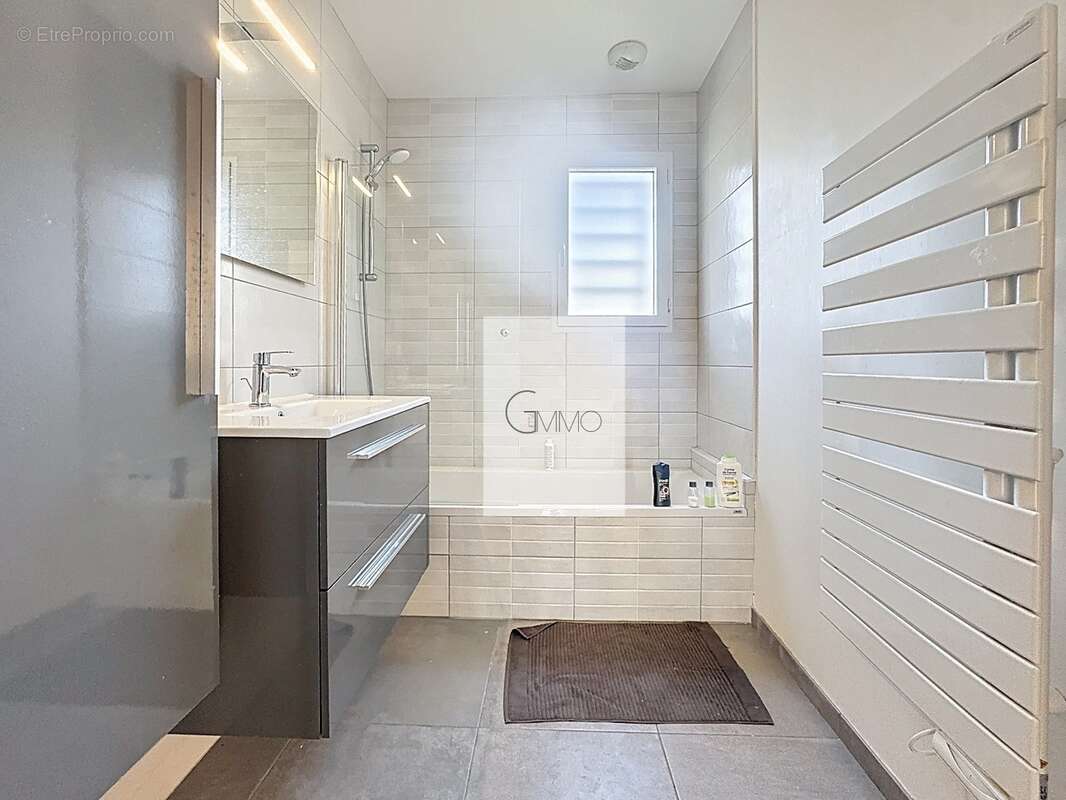 Maison à L&#039;HAY-LES-ROSES