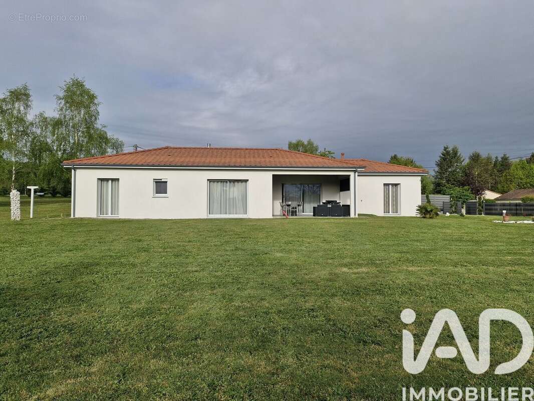 Maison 140 m² à Saint-Junien  - photo 3