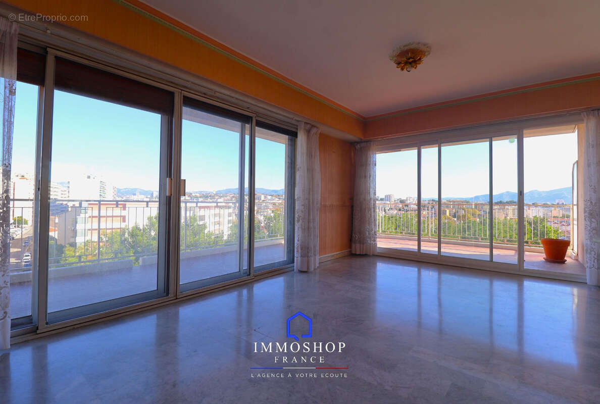 Appartement à MARSEILLE-4E