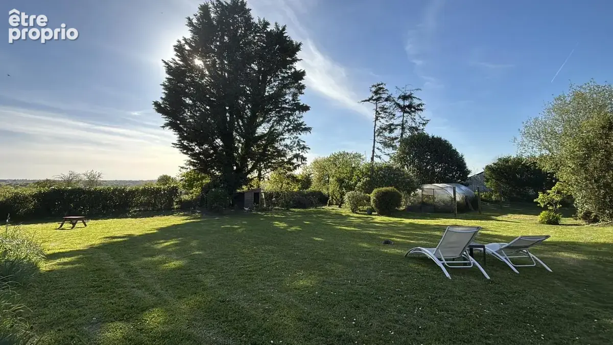 LOC-ÉGUINER / SAINT THEGONNEC, Maison T6 avec jardin et hangar - photo 10