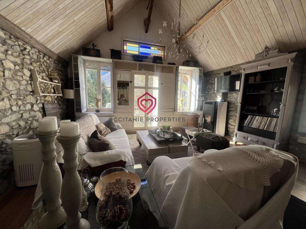 Maison à SAINT-BEAT
