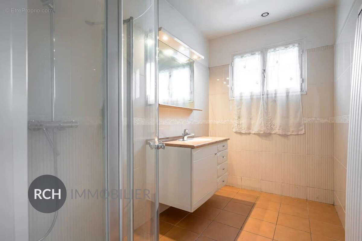 Maison à MEZY-SUR-SEINE