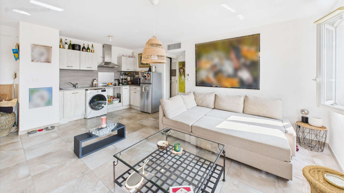 Appartement à CARQUEIRANNE