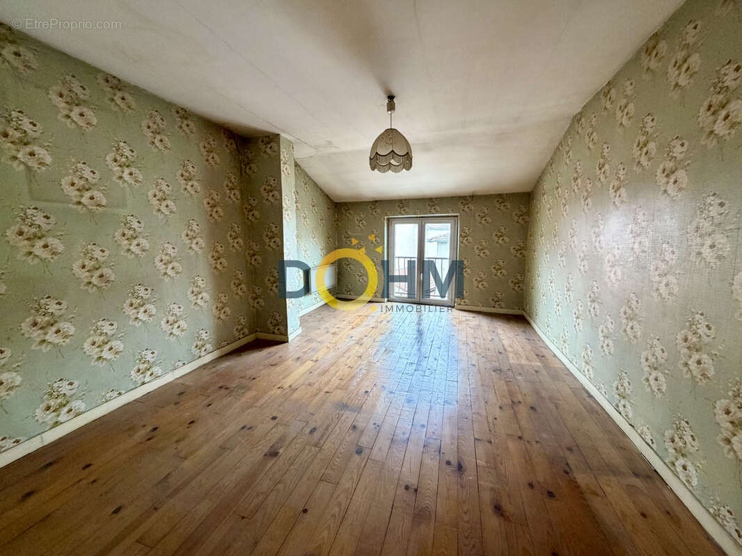 Maison à BRIVES-CHARENSAC