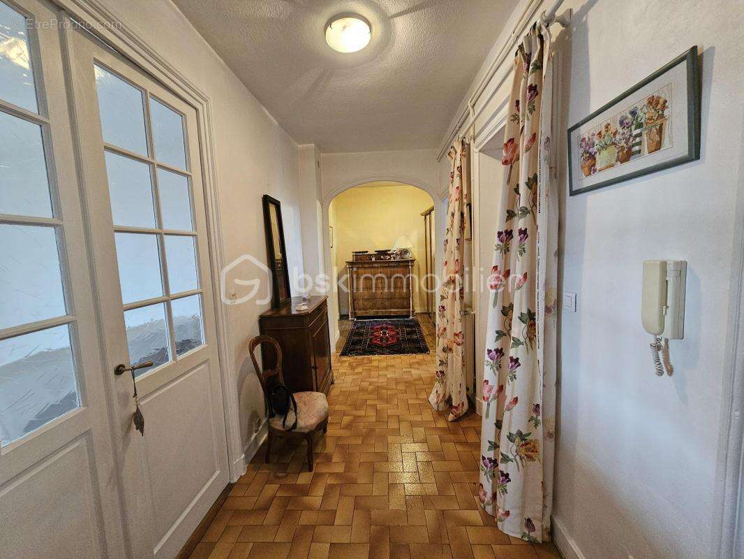 Appartement à LE COTEAU