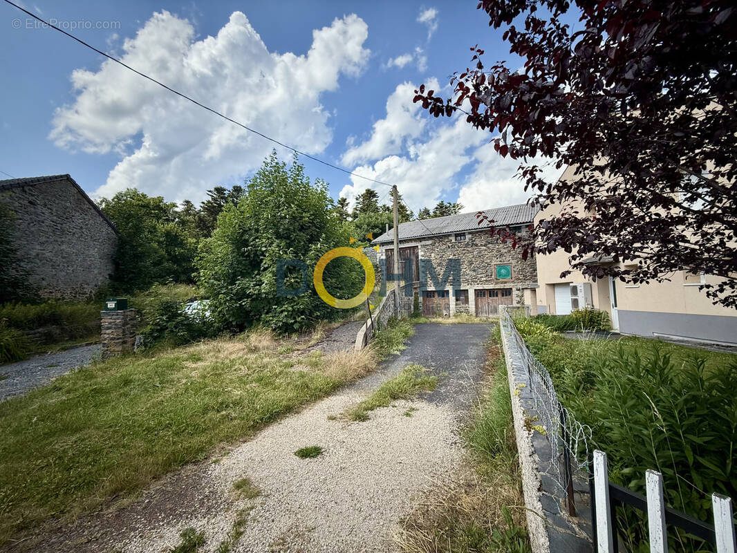 Maison à LE PERTUIS