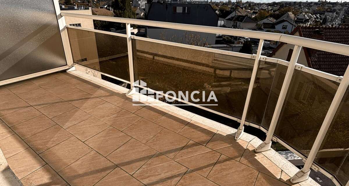 Appartement à CHILLY-MAZARIN