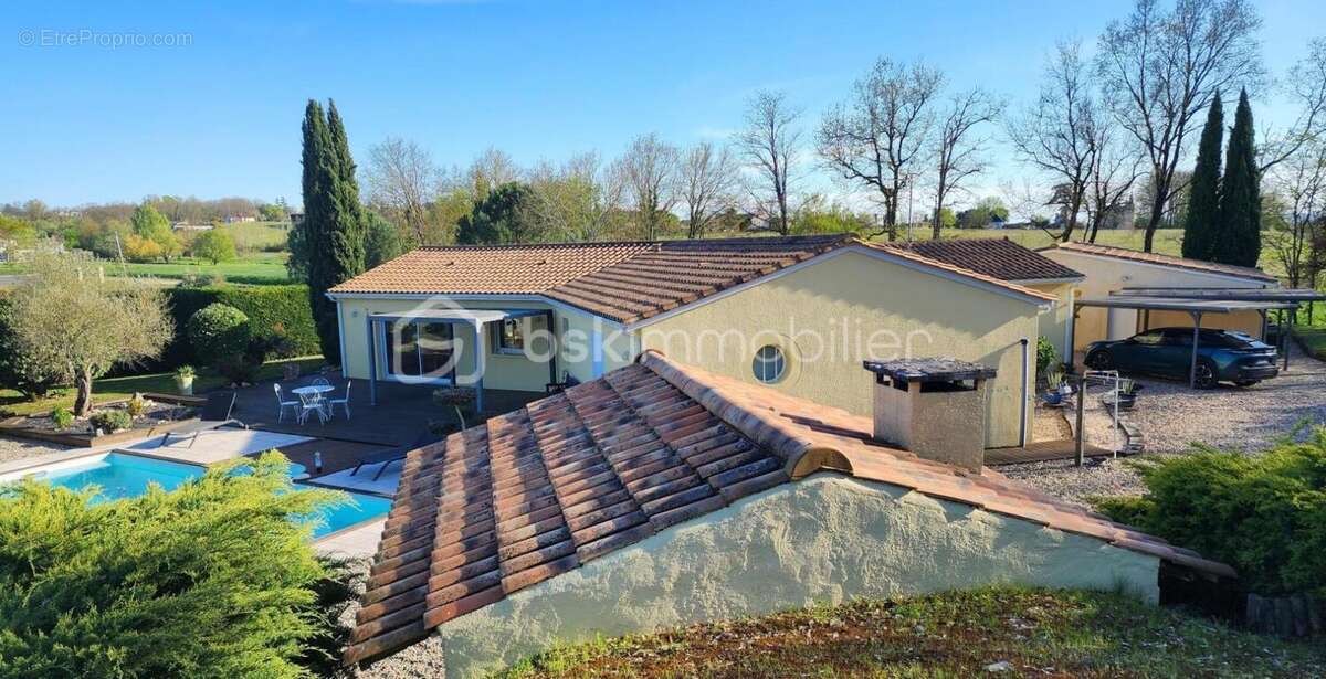 Belle propriété de 158m² avec îscine, au calme - photo 4