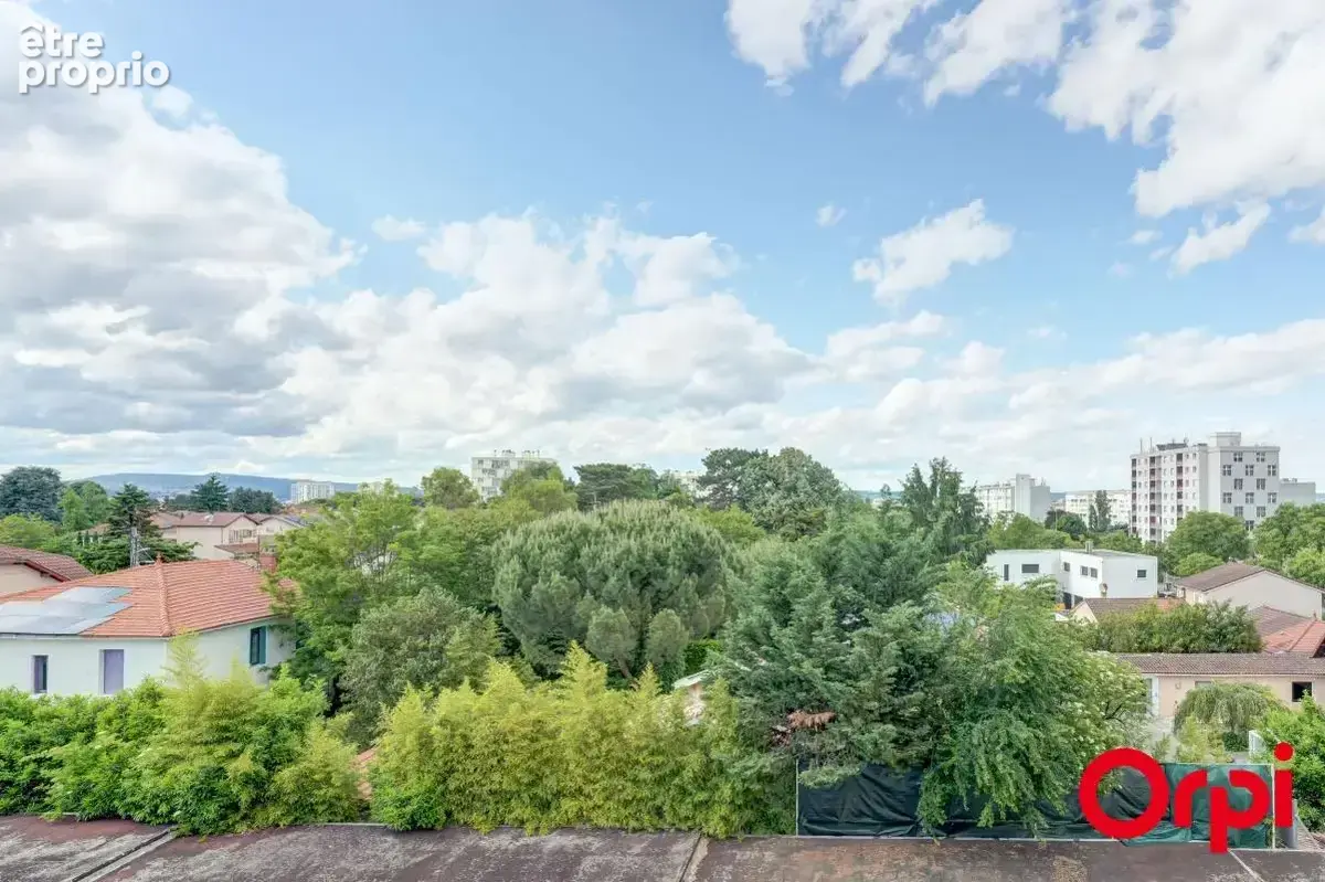Appartement type T3/T4 vendu loué de plus de 63 m2 avec balcon à Bron Marne/Pagère - photo 11