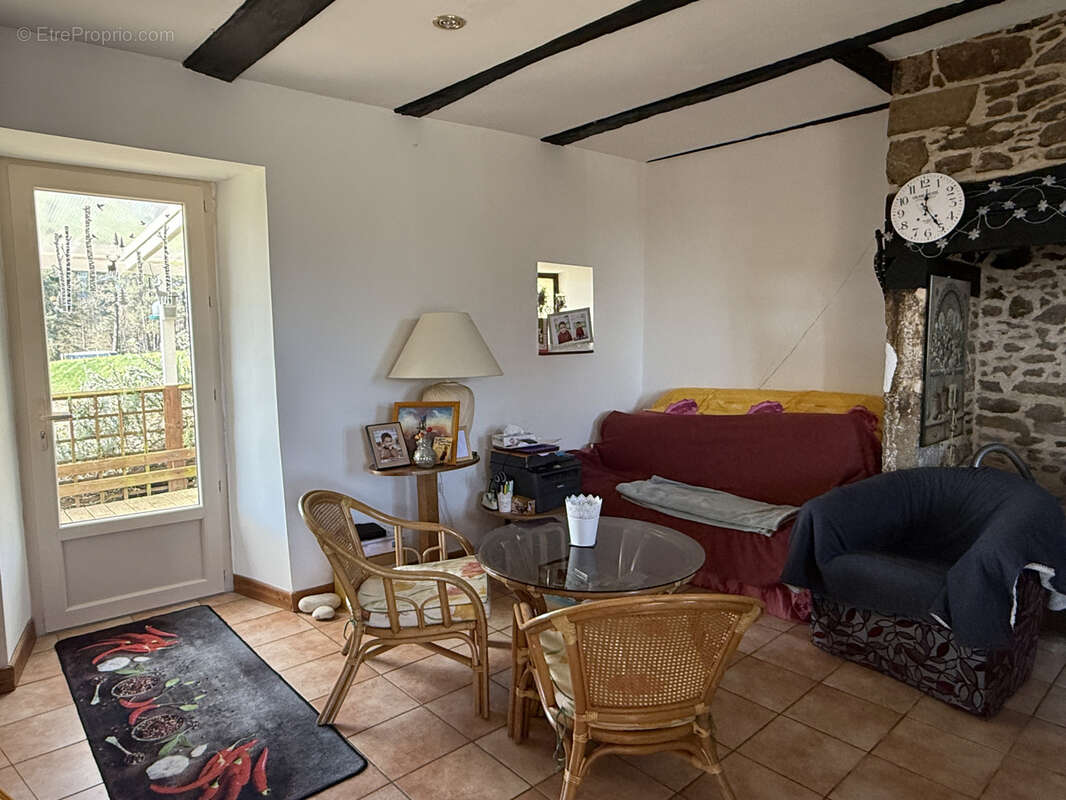 Propriete avec dependances et 11 ha de terrain - photo 12