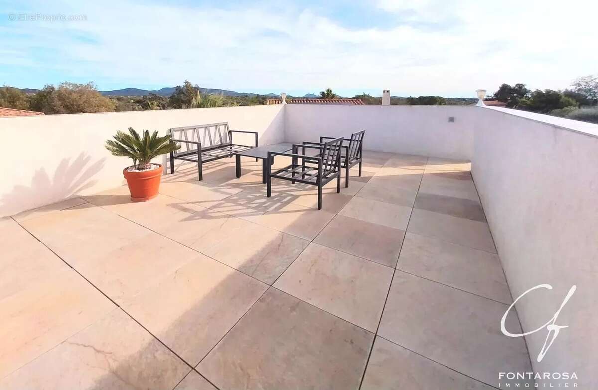 Maison à PUGET-SUR-ARGENS