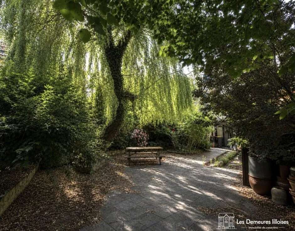 Bel immeuble de 384 m2 secteur recherché, jardin, parkings - photo 18