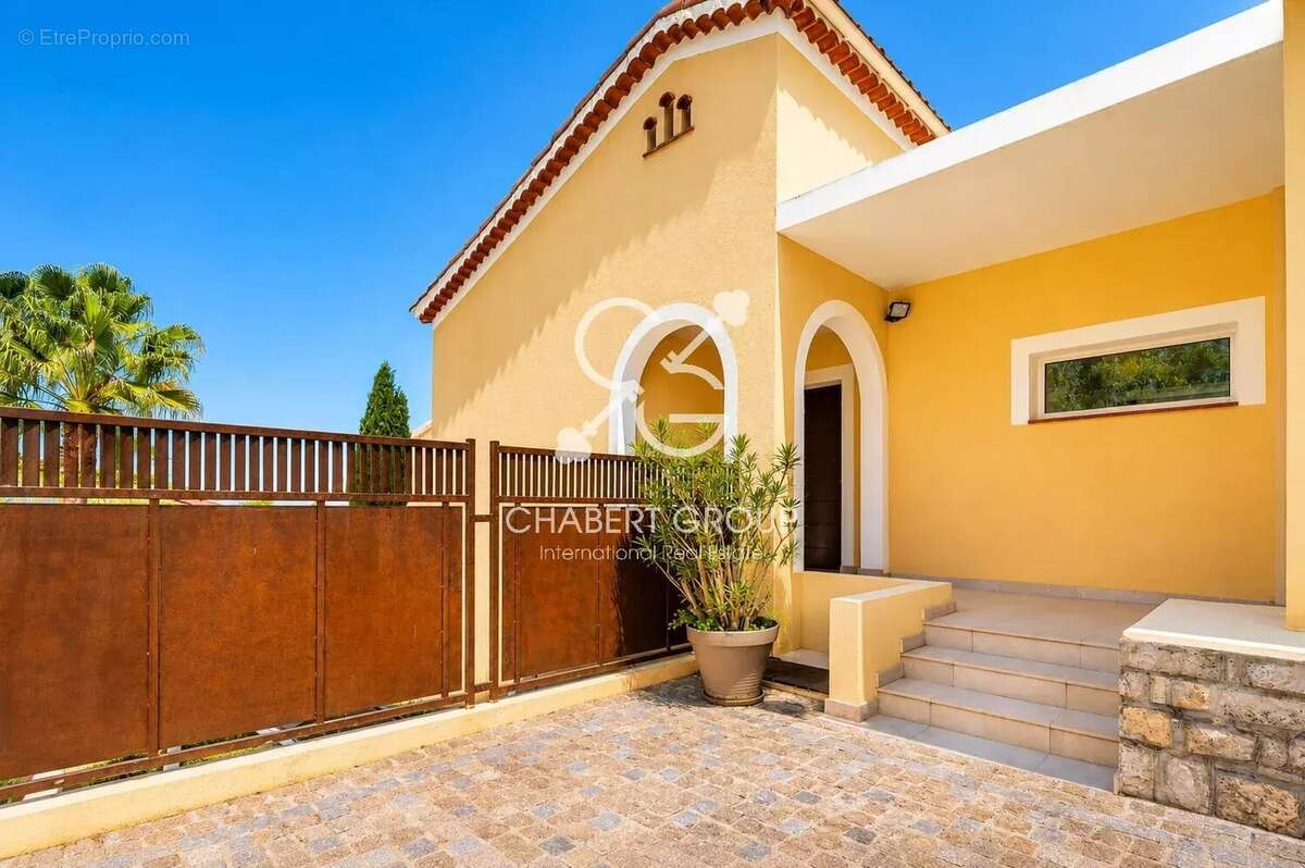 Nice – mont boron – villa – 6 pièces – 198 m² – vue mer – piscinable - garage fermé - configuration modulable - photo 11
