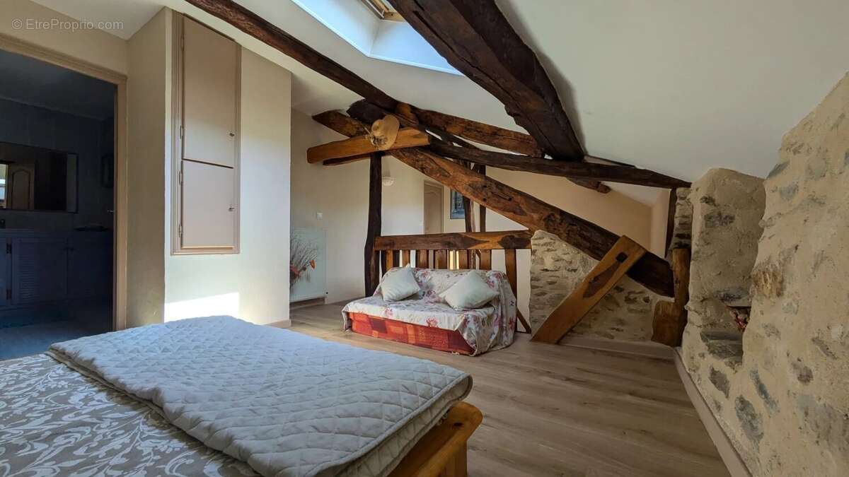Maison 82 m² à Cussac  - photo 6