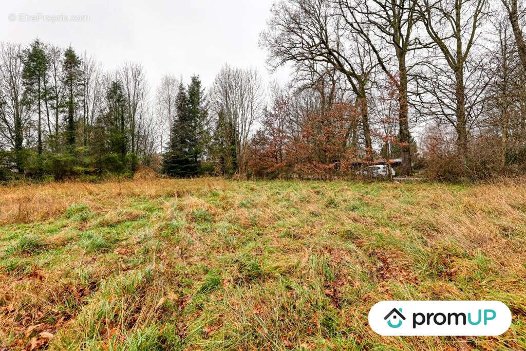 Terrain à PEYRILHAC