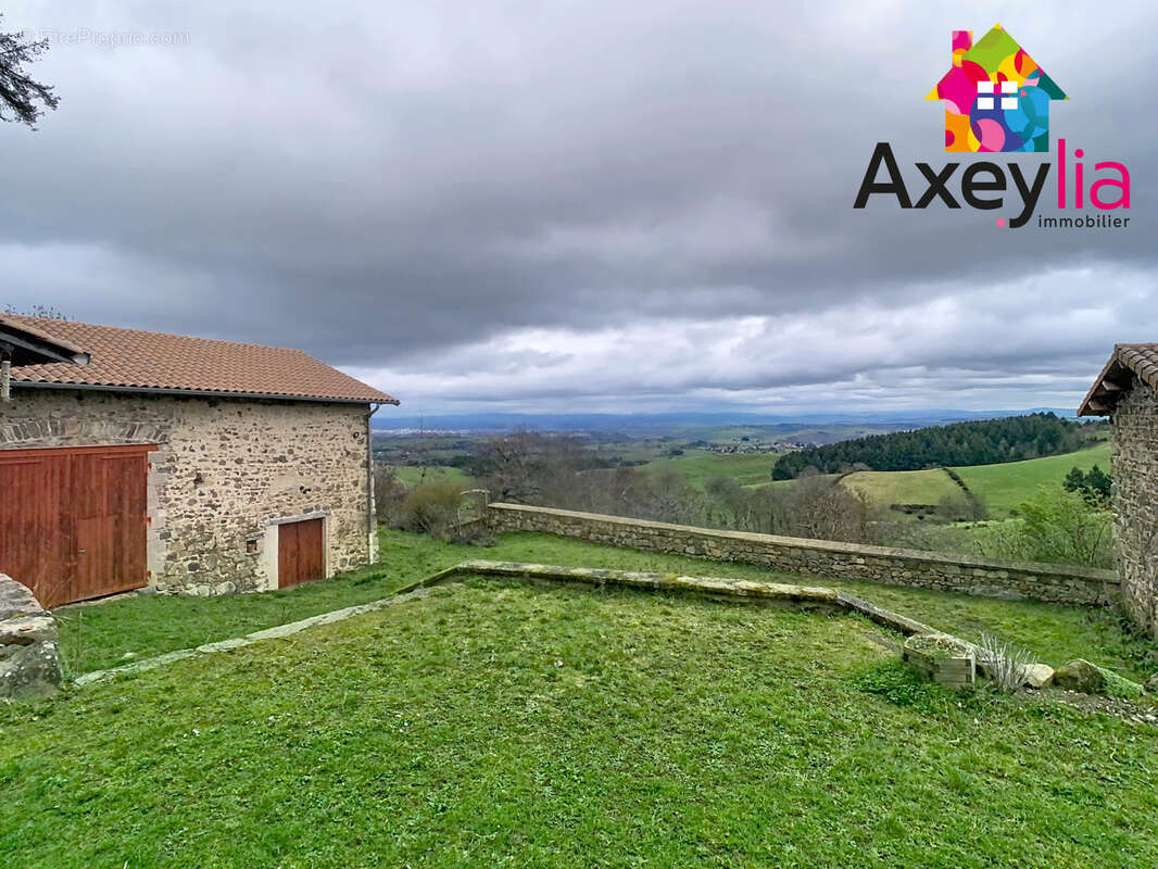 Maison à SAINT-JEAN-SAINT-MAURICE-SUR-LOIRE