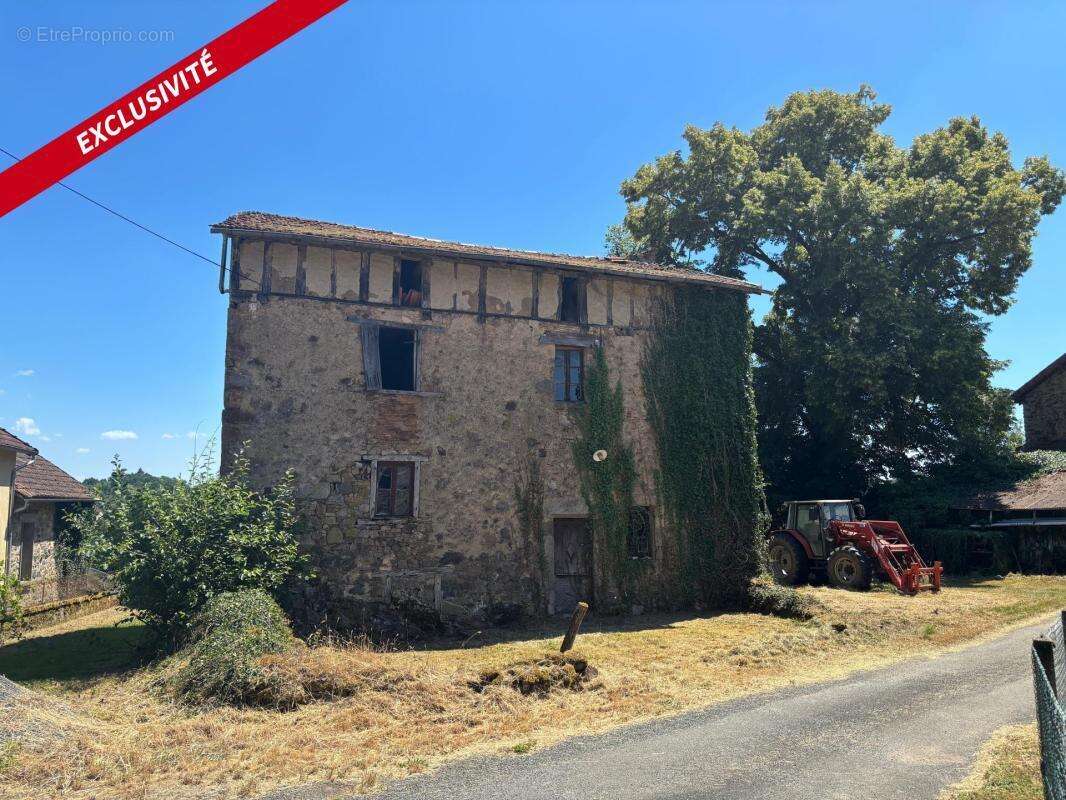 Fermette à restaurer sur 26878 m² de terrain avec cours d'eau - photo 6