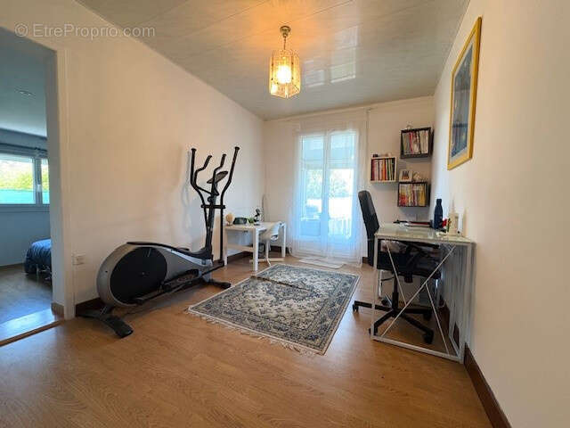 Appartement à MAUGUIO